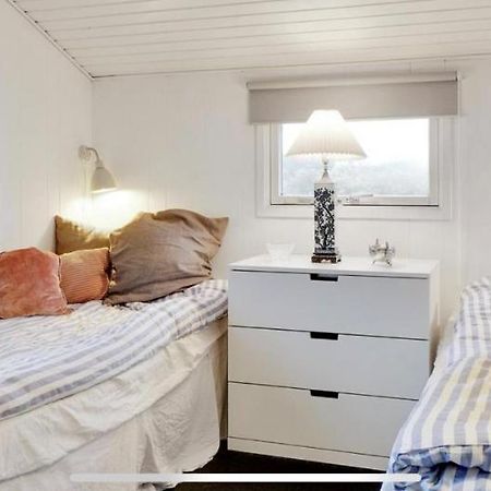 Sommerhus I Blokhus Helt Taet Pa By Og Strand Zewnętrze zdjęcie
